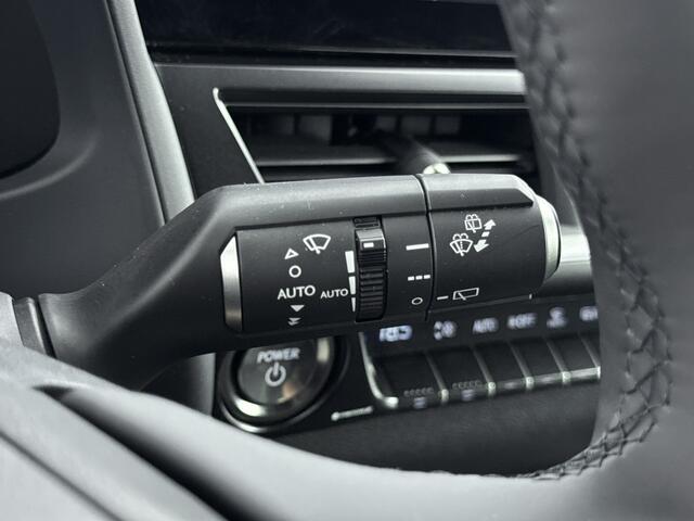 Lexus Ux 300h Urban Line | Comfort Pack | Stoel- en stuurverwarming |