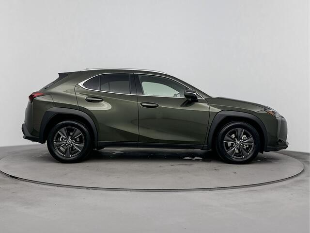 Lexus Ux 300h Urban Line | Comfort Pack | Stoel- en stuurverwarming |