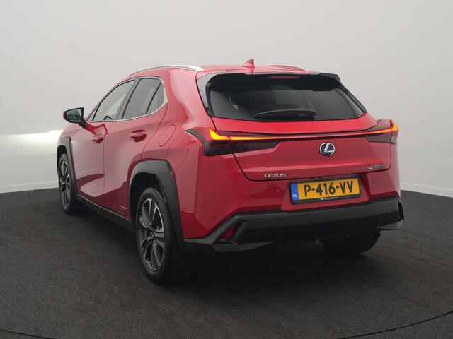Lexus Ux 250h Business Line - RIJKLAARPRIJS - Stoel- en Stuurverwarming - Achteruitrijcamera - Automaat