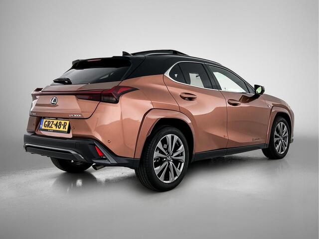 Lexus Ux 300h F SPORT Line | Adaptief Dempingsysteem | Premium Bi-Tone Metallic | Mark Levinson |