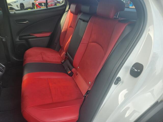 Lexus Ux 250H F Sport, Schuifdak, Sportstoelen rood, Android/Apple, Cruise, Camera, Navigatie