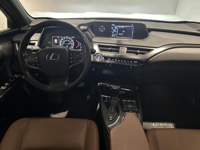 Lexus Ux 250h Preference Line | Leder | AppleCarplay/AndroidAuto | Achteruitrijcamera