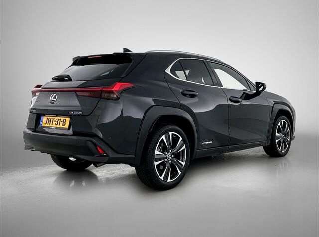 Lexus Ux 250h Business Line | Apple Carplay/ Android Auto | Stuur- en Stoelverwarming | Parkeersensoren voor+achter |