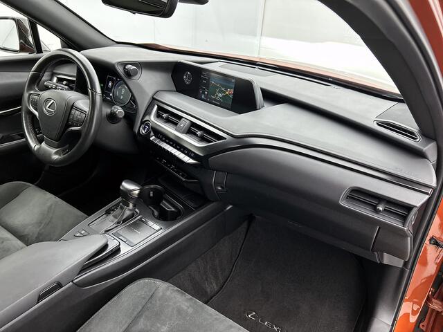 Lexus Ux 250h Business Line | Stoel en stuurverwarming | Achteruitrijcamera |