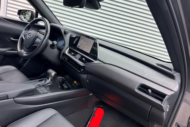 Lexus Ux 250h F Sport Design Leer / Navi / Carplay