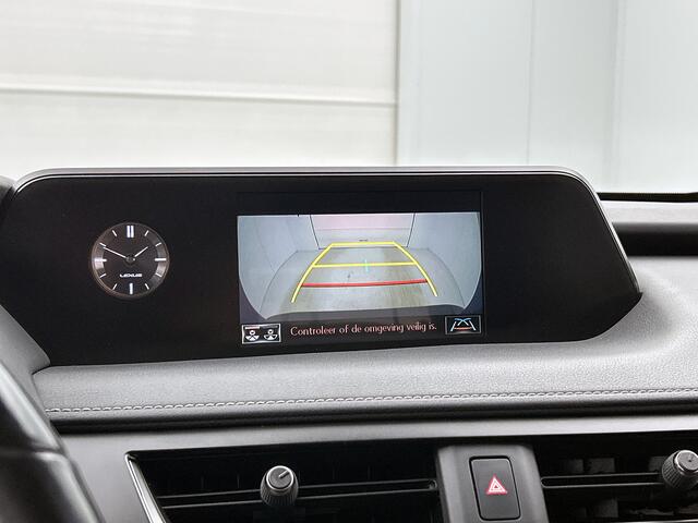 Lexus Ux 250h First Edition | Carplay | Parkeersensoren | Navigatie |
