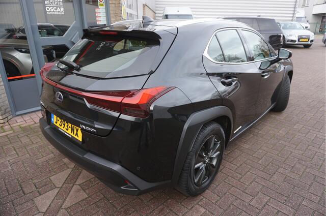 Lexus Ux 250H Business Line Pro Automaat