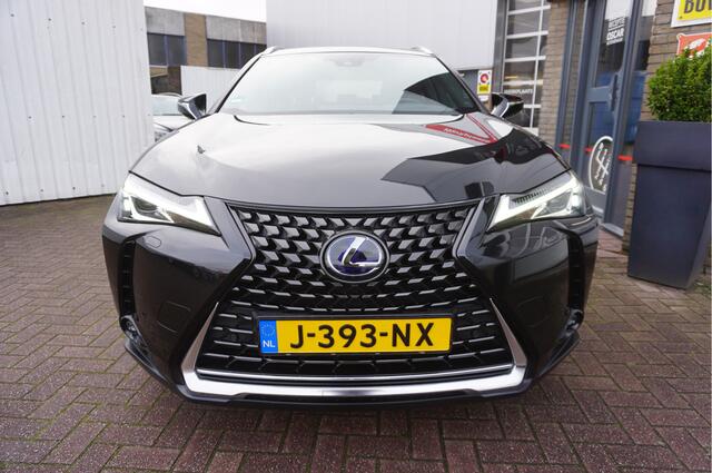 Lexus Ux 250H Business Line Pro Automaat