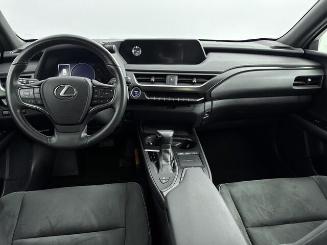 Lexus Ux 250h First Edition | Navigatie/Carplay | Parkeersensoren | Adaptive Cruise Control |