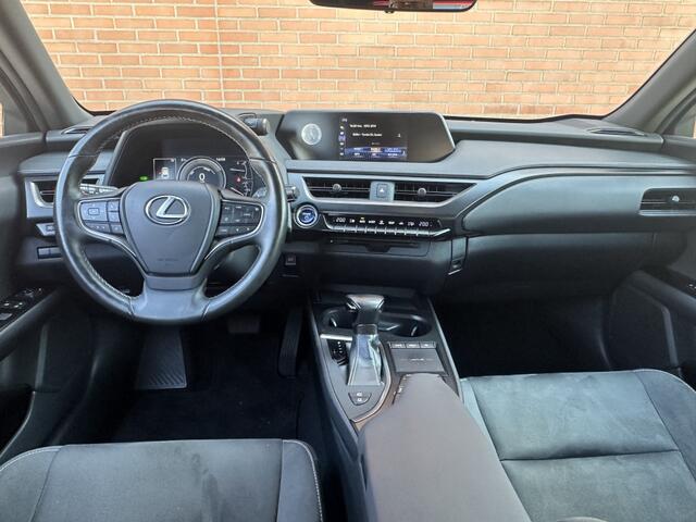 Lexus Ux 250h Premium Alcantara Climate Control Nieuwe Banden