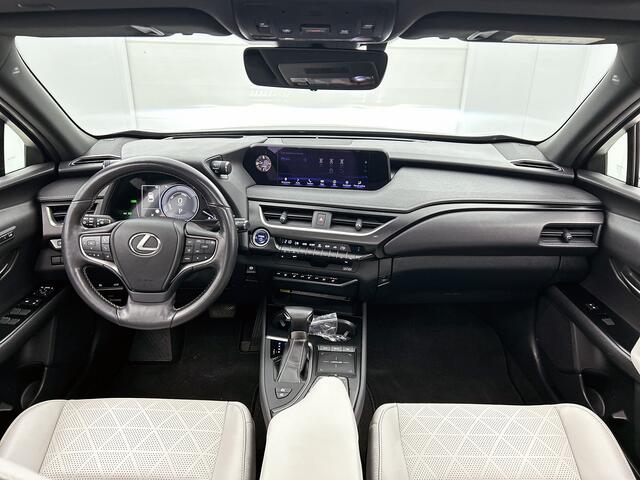 Lexus Ux 250h AWD Executive Line | Premium uitgevoerd |