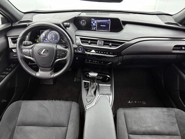 Lexus Ux 250h Preference Line | Keyless Entry | Stoel en Stuurverwarming | Dodehoek Sensor |