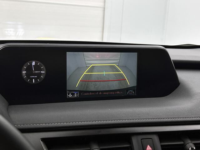 Lexus Ux 250h Preference Line | Keyless Entry | Stoel en Stuurverwarming | Dodehoek Sensor |