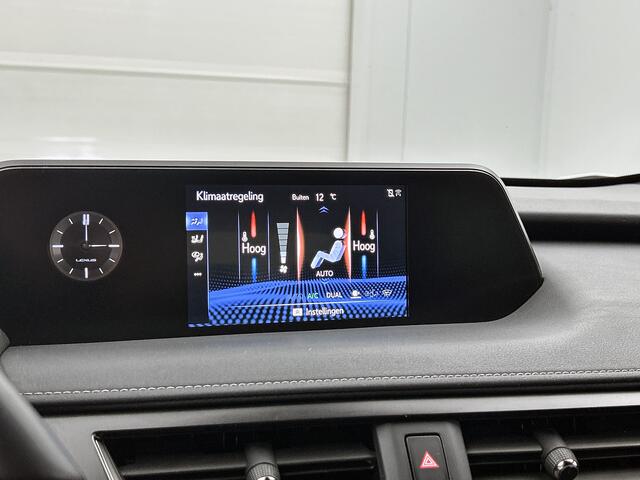 Lexus Ux 250h Preference Line | Keyless Entry | Stoel en Stuurverwarming | Dodehoek Sensor |