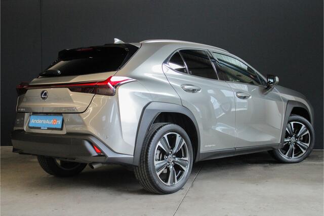 Lexus Ux 250h Preference Line |stoel/stuurverwarming|parkeersensoren|18"|Apple/Android|ACC|