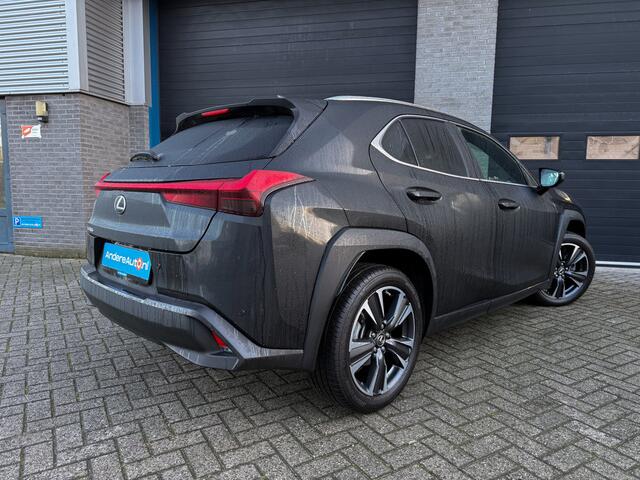 Lexus Ux 250h Preference Line |facelift|stoelverwarming|dodehoek|parkeersensoren|dealer onderhouden|