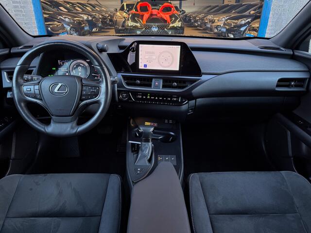 Lexus Ux 250h Preference Line |facelift|stoelverwarming|dodehoek|parkeersensoren|dealer onderhouden|