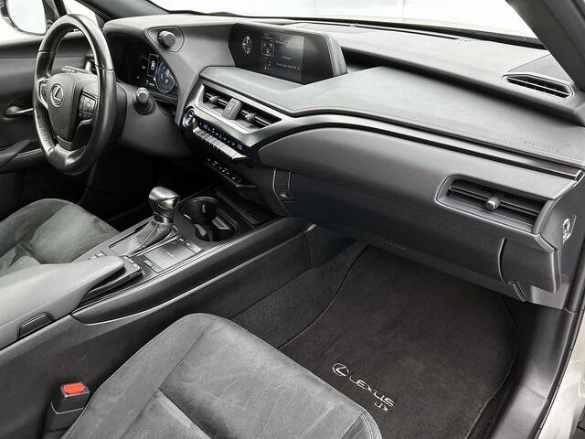 Lexus Ux 250h Business Line | Parkeersensoren | Stoelverwarming | Stuurverwarming |