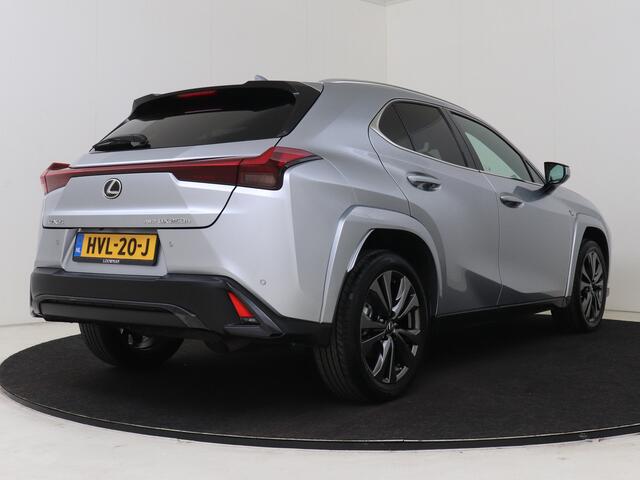 Lexus Ux 250h AWD F Sport Line | Head-up display | Vierwielaandrijving | Stoelverwarming |