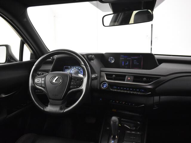 Lexus Ux 300e Luxury | Leer | Stoelventilatie | Carplay | PDC V+A