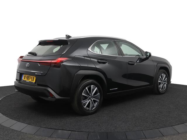 Lexus Ux 300e Business 54 kWh | Apple Carplay & Android Auto | Achteruitrijcamera |