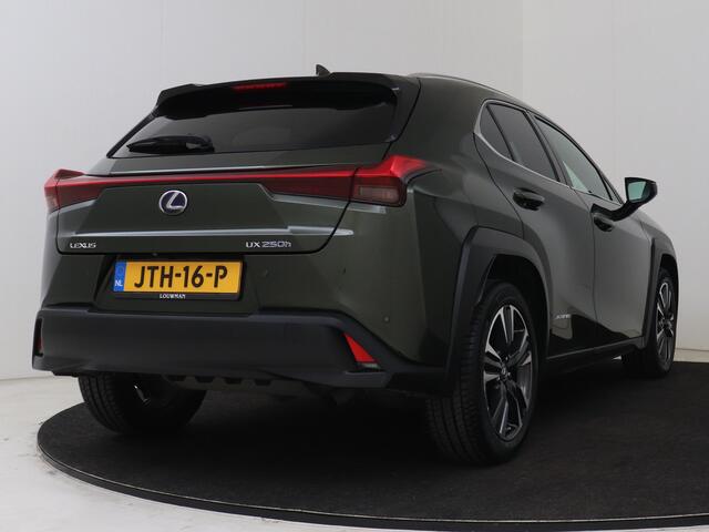 Lexus Ux 250h Luxury Line | Elektrisch schuif/kanteldak | Navigatie | Lederen bekleding |