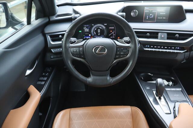 Lexus Ux 300e Business 54 kWh - NL- Auto!! Stoelverw. I Elek. stoelen I Camera