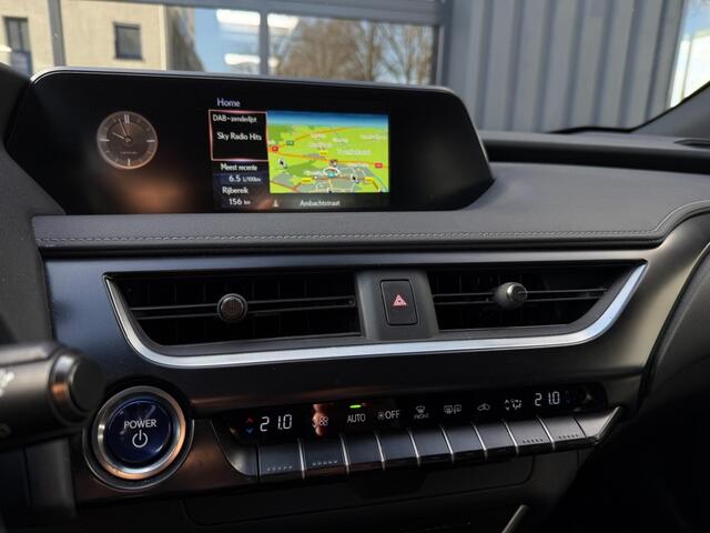 Lexus Ux UX 250H LUXURY LINE /trekhaak/acc/leder/keyless/camera/all wheater banden