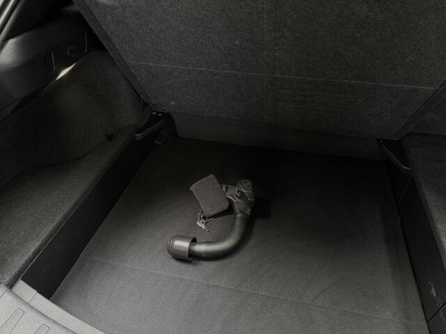 Lexus Ux UX 250H LUXURY LINE /trekhaak/acc/leder/keyless/camera/all wheater banden