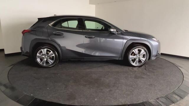 Lexus Ux 300e Luxury Line 73 kWh | 45% korting | Winter-pakket | Tech Pack | Navigatie | Nieuwprijs ¤ 61.095,00 |