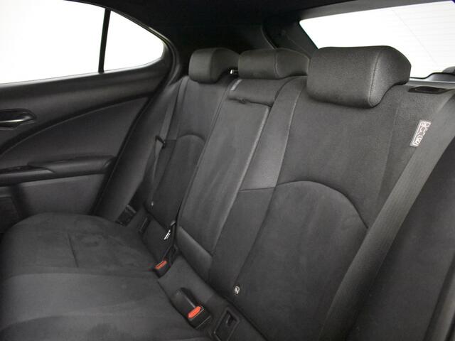 Lexus Ux 250h Comfort Line | PDC V+A | Blindspot | Carplay |