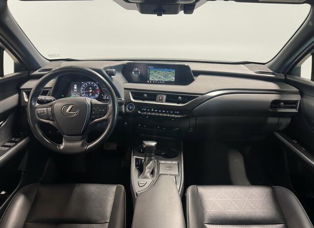 Lexus Ux 250h Luxury Line | Schuif- Kanteldak | Stoelverwarming | Carplay |