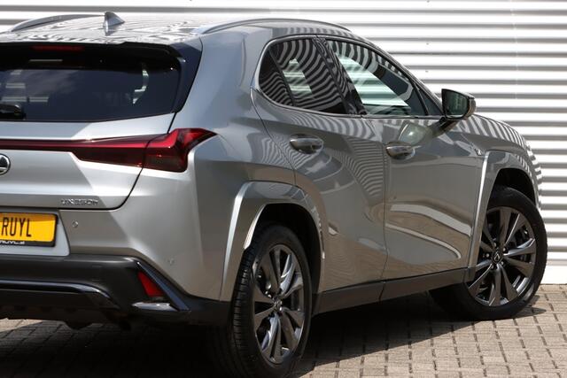 Lexus Ux 250h F Sport Line President Pack