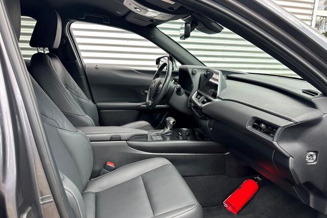 Lexus Ux 250h F Sport Design Leer / Navi / Carplay
