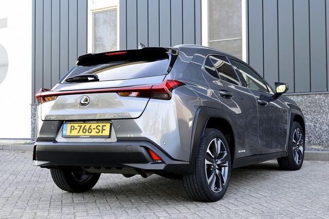 Lexus Ux 250h Preference Line Rijklaarprijs-Garantie Apple/Android Led Camera Alcantara Interieur