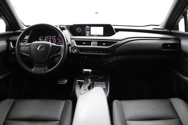 Lexus Ux 250h Luxury Line | Lederen bekleding | Stoelverwarming | Blind Spot Monitor
