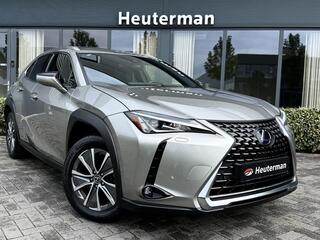 lexus-ux-300e-luxury-schuifdak--led