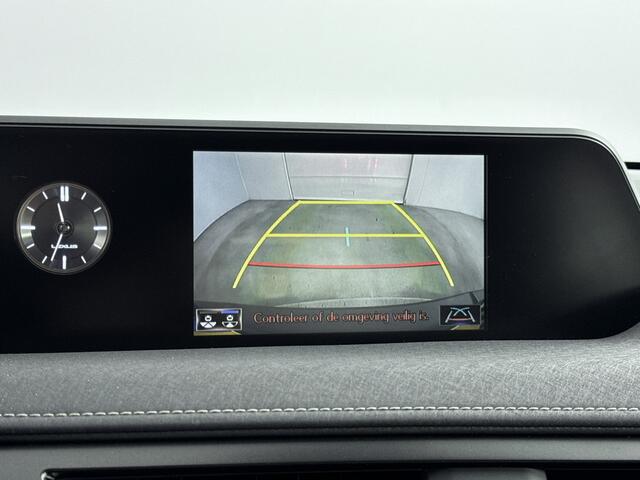 Lexus Ux 300e Business 54 kWh | Carplay | Achteruitrijcamera | Adaptive Cruise Control |