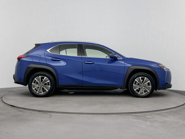 Lexus Ux 300e Business 54 kWh | Carplay | Achteruitrijcamera | Adaptive Cruise Control |