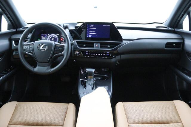 Lexus Ux 250h Luxury Line | Limited | Lederen bekleding | Elektrisch bedienbare achterklep | Afn. Trekhaak
