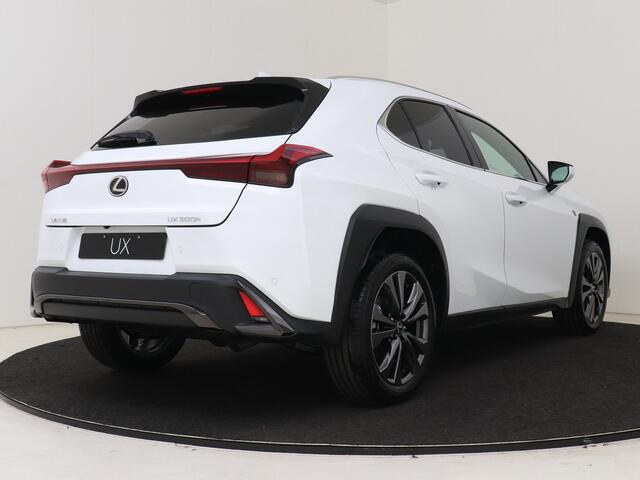 Lexus Ux 300h 35th Edition | Lederen Bekleding | Stoelverwarming | 18" Velgen |