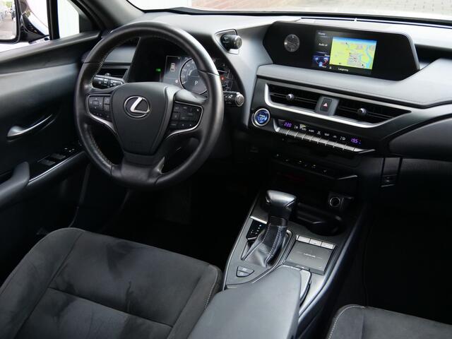 Lexus Ux 250h Business Line 262Pk Winterpakket / Camera / Carplay / Adaptive Cruise
