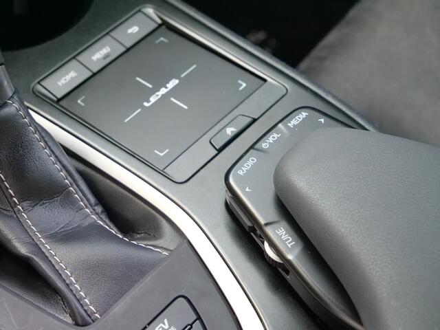Lexus Ux 250h Business Line 262Pk Winterpakket / Camera / Carplay / Adaptive Cruise