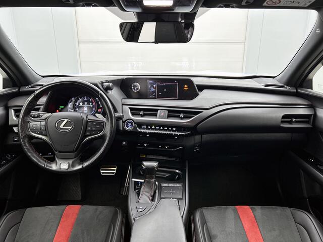 Lexus Ux 250h F Sport Line | Adaptief Dempingsysteem | Stoelverwarming | Apple CarPlay / Android Auto |