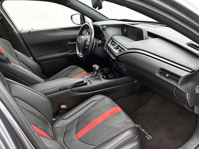 Lexus Ux 250h F Sport Line | Adaptief Dempingsysteem | Stoelverwarming | Apple CarPlay / Android Auto |