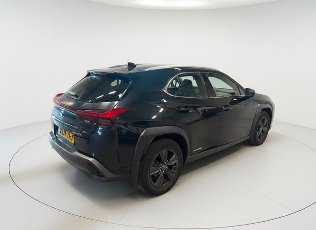 Lexus Ux 250h Luxury Line | Stoelverwarming | Carplay | Adaptive Cruise |