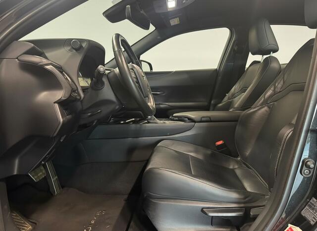 Lexus Ux 250h Luxury Line | Stoelverwarming | Carplay | Adaptive Cruise |