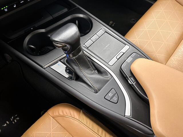 Lexus Ux 250h Executive Line + President Pack | Mark Levinson Premium audio |
