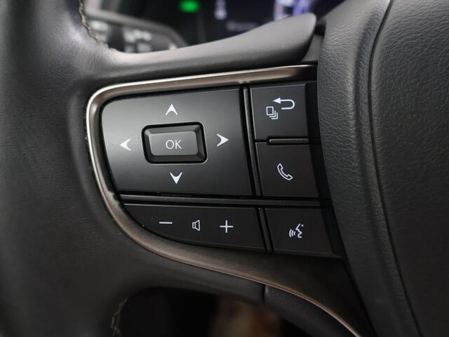 Lexus Ux 250h Preference Line | Premium uitgevoerd | Dealeronderhouden |
