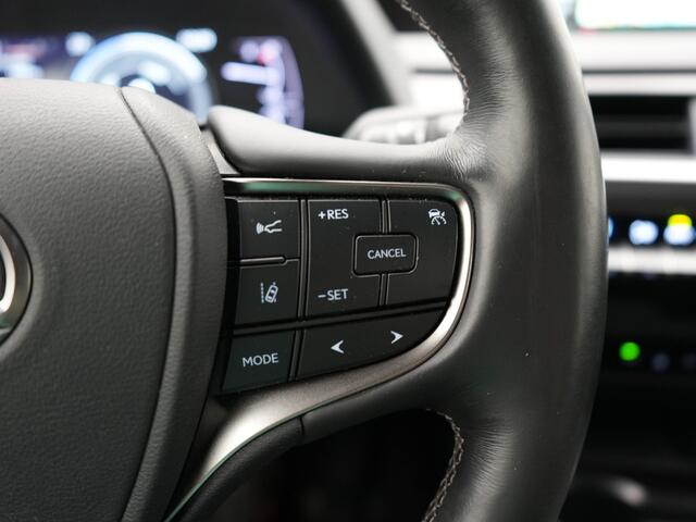 Lexus Ux 250h Luxury Line | Stuur-Stoelverwarming | Navigatie |